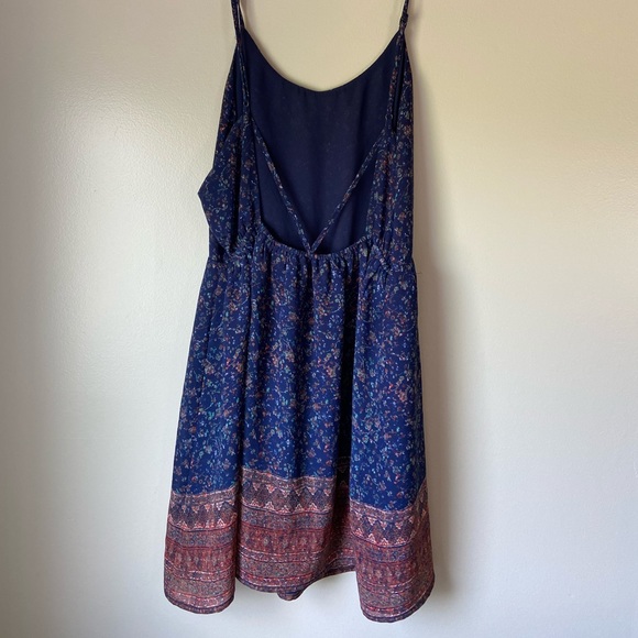 Forever 21 Floral Dress - Picture 2 of 3